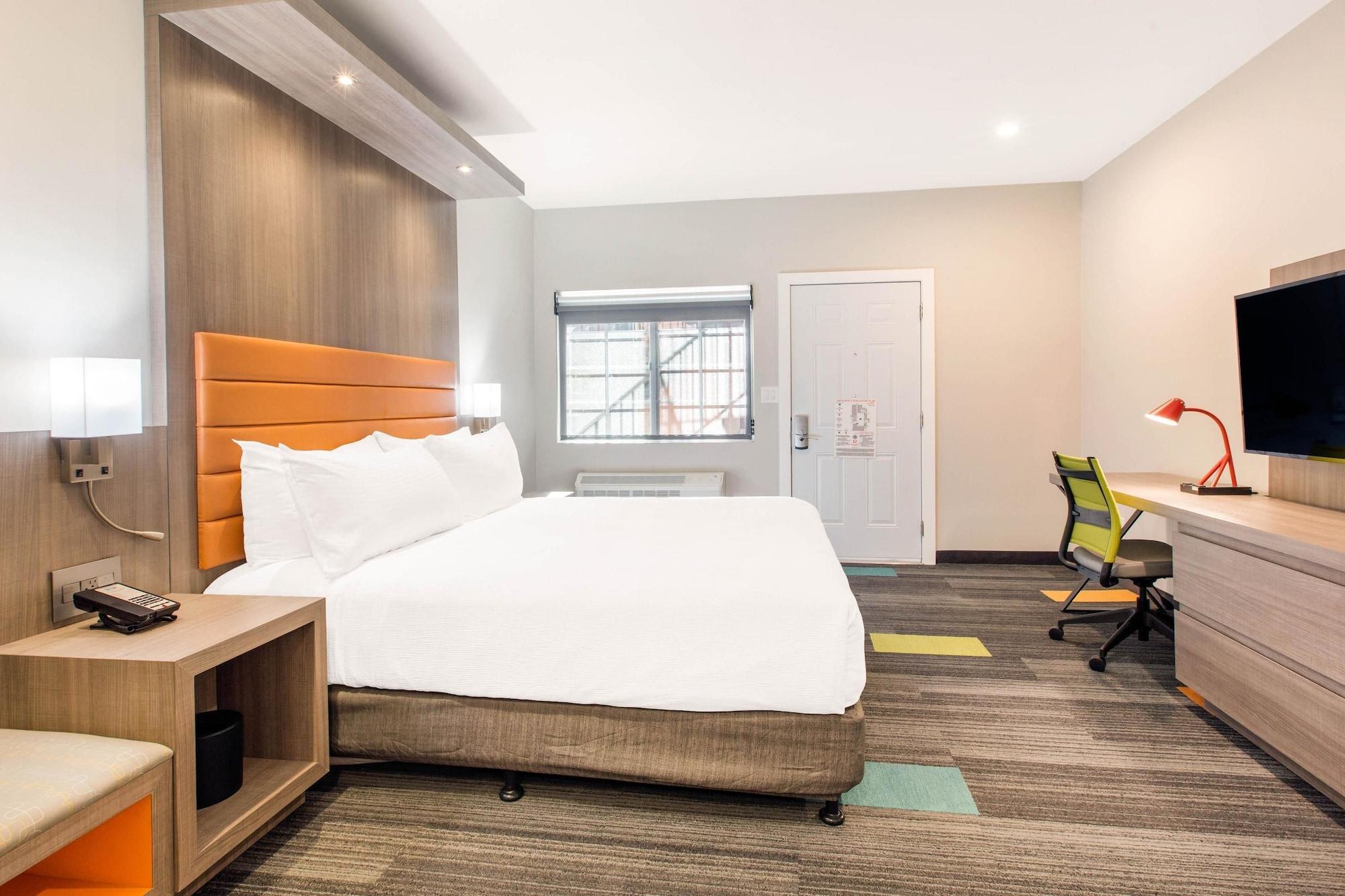 Inn Rodeway Near Melrose Ave
